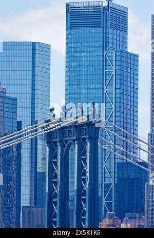 Dettaglio della torre, Manhattan Bridge, l'ultima costruzione delle tre zone del Lower East River che collegano Brooklyn e Manhattan. Foto Stock