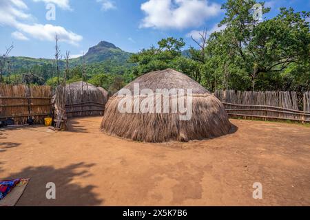 Vista del Villaggio culturale di Mantenga un tradizionale insediamento Eswatini, Malkerns, Eswatini, Africa Copyright: FrankxFell 844-33225 Foto Stock