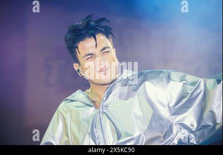 PETER ANDRE, GIOVANE, 1997 anni: Un giovane Peter Andre al 1997 Smash Hits Tour alla Cardiff International Arena CIA, Cardiff, Galles, Regno Unito il 22 novembre 1997. Foto: Rob Watkins. INFORMAZIONI: Peter Andre, nato il 27 febbraio 1973 a Harrow, Londra, è un cantante, cantautore e personaggio televisivo britannico-australiano. Crescendo alla fama negli anni '90, ha goduto di successo nella musica, nella reality e nella filantropia. Foto Stock