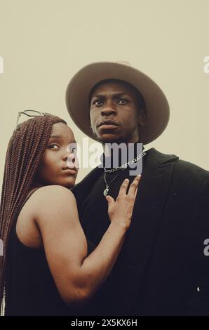 Nigeria, stato del Delta, Ritratto di coppia elegante all'aperto Foto Stock