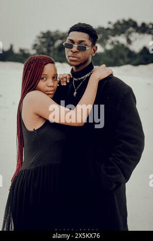 Nigeria, stato del Delta, Ritratto di coppia elegante all'aperto Foto Stock