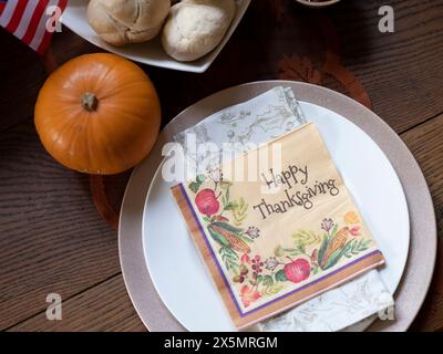 Tovagliolo per il giorno del Ringraziamento sul piatto Foto Stock