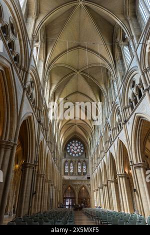 TRURO, CORNOVAGLIA, REGNO UNITO, 6 MAGGIO. Vista interna della cattedrale di Truro, Cornovaglia, il 6 maggio 2024. Foto Stock