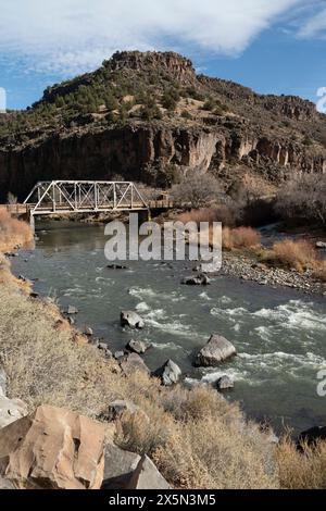 John Dunn Bridge sul fiume Rio grande, fuori Taos, New Mexico Foto Stock