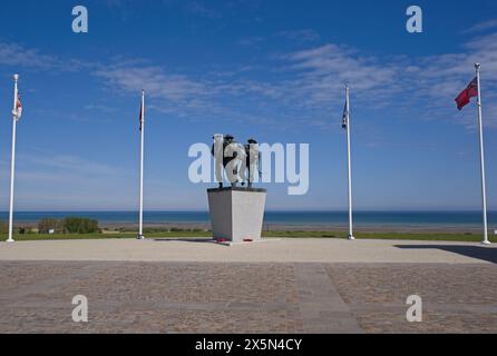 Ver-sur-Mer, Francia - 30 aprile 2024: Questo memoriale britannico a Ver-sur-Mer è stato inaugurato nel 2019 in memoria del 75° anniversario della Normandia landin Foto Stock