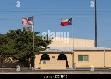 Marfa, Texas - 15 aprile 2024: Una vista della stazione di pattuglia di confine degli Stati Uniti a Marfa, Texas. Foto Stock