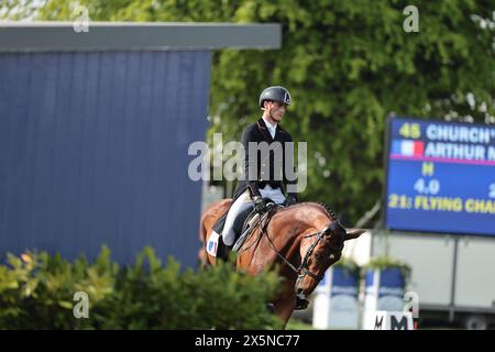 Badminton, Regno Unito. 10 maggio 2024. Arthur Marx di Francia con Church'Ile durante il dressage test al Badminton Horse Trials il 10 maggio 2024, Badminton Estate, Regno Unito (foto di Maxime David - MXIMD Pictures) crediti: MXIMD Pictures/Alamy Live News Foto Stock