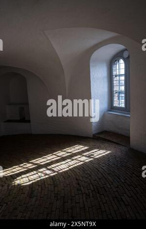 Copenaghen, Danimarca - 6 aprile 2024: L'interno della Torre Rotonda. Foto Stock