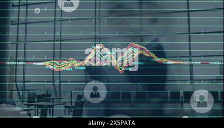 Immagine dell'elaborazione dei dati e delle icone del profilo che fluttuano nel time-lapse di persone che camminano in ufficio Foto Stock