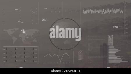 Immagine dell'interfaccia con l'elaborazione dei dati sul globo rotante contro la vista aerea del paesaggio urbano Foto Stock