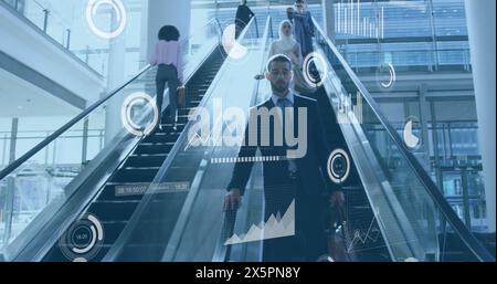 Immagine di grafici, barre di caricamento e cerchi sull'uomo caucasico che scende con la scala mobile Foto Stock