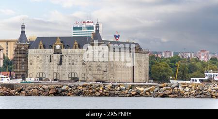 Istanbul, Turchia - 25 agosto 2022: Bosforo, Haydarpasha Railway Terminal, a sud del porto di Haydarpasha, Kadikoy, costruito nel 1909 e chiuso nel 2013 a causa della riabilitazione della linea Marmaray Foto Stock