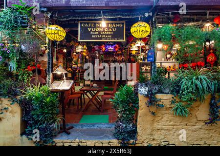 Ristorante nella città vecchia, Hoi An, Vietnam, Vietnam Foto Stock