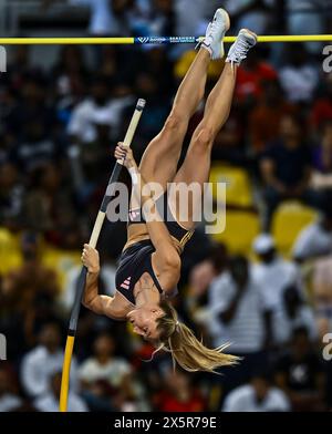 Doha, Qatar. 10 maggio 2024. Molly Caudery della Gran Bretagna gareggia durante l'evento del vault femminile al Wanda Diamond League Doha Meeting 2024 a Doha, Qatar, il 10 maggio 2024. Crediti: Nikku/Xinhua/Alamy Live News Foto Stock