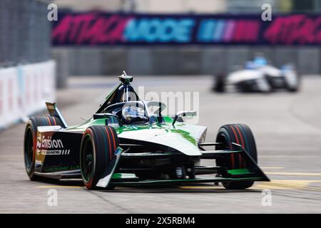 Berlino, Germania. 11 maggio 2024. 16 ERIKSSON Joel (swe), Envision Racing, Jaguar i-Type 6, azione durante l'ePrix di Berlino 2024, 7° incontro del Campionato Mondiale ABB FIA di Formula e 2023-24, sul circuito di Tempelhof Airport Street dal 10 al 12 maggio 2024 a Berlino, Germania Credit: Independent Photo Agency/Alamy Live News Foto Stock