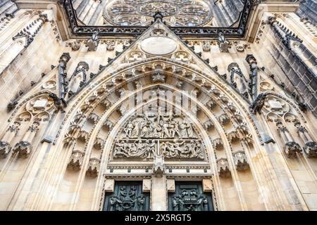 Primo piano dell'archivio della cattedrale di San Vito, del castello di Praga, di Praga, della Repubblica Ceca Foto Stock