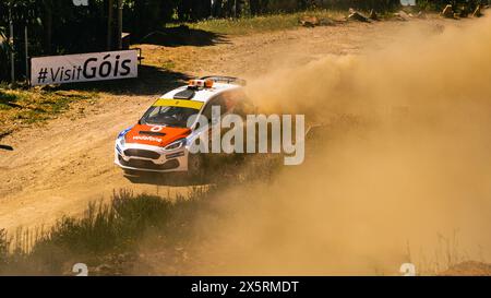 WRC Rally Portugal - SS4 Góis - Safety Car - colpo d'angolo con pista di polvere e sterrato Foto Stock