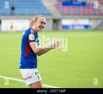 Oslo, Norvegia. 10 maggio 2024. Oslo, Norvegia, 10 maggio 2024: Michaela Dominique Kovacs (3 Valerenga) festeggia dopo aver vinto la partita di calcio della Toppserien League tra Valerenga e LSK all'Intility Arena di Oslo, Norvegia (Ane Frosaker/SPP) credito: SPP Sport Press Photo. /Alamy Live News Foto Stock