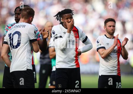 LONDRA, Regno Unito - 11 maggio 2024: Rifiuto per Gabriel Osho di Luton Town dopo la partita di Premier League tra West Ham United FC e Luton Town FC al London Stadium (credito: Craig Mercer/ Alamy Live News) Foto Stock