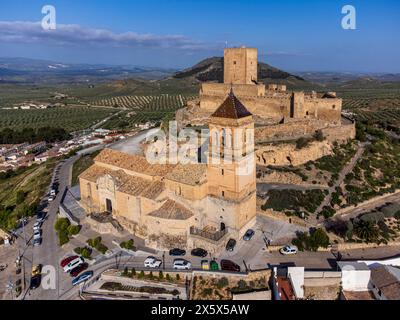 Castello di Alcaudete, costruito tra il XIII e il XIV secolo, fortezza della via del Califfato, Alcaudete, provincia di Jaén, Andalusia, Spagna Foto Stock