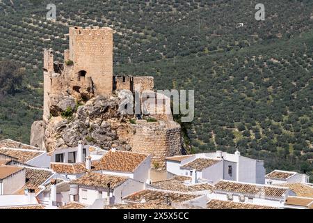 Zuheros , Castello di roccia, Parco naturale della Sierra Subbética, provincia di Córdoba, Andalusia, Spagna Foto Stock