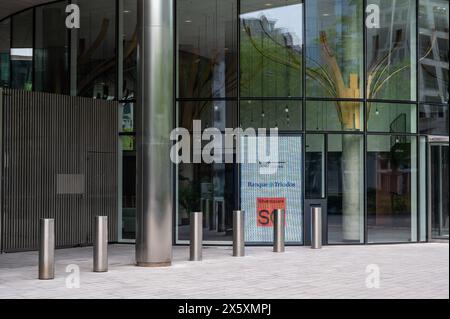 Saint Josse, Bruxelles capitale, Belgio, 9 maggio 2024 - ingresso della sede della banca Triodos Foto Stock