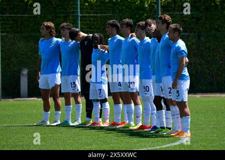 Roma, Italia. 11 maggio 2024. Lazio U19 prima della partita Lazio U19 vs Inter U19 della 33° giornata del Campionato Italiano di calcio Primavera 1 (foto di Roberto Bettacchi/Pacific Press) crediti: Pacific Press Media Production Corp./Alamy Live News Foto Stock