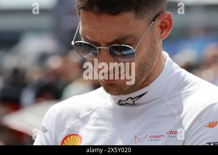 11 maggio 2024, Berlino, Berlin Tempelhof, Platz Der LUF, Germania: Berlin-Tempelhof: la foto mostra i piloti di auto Edoardo Mortara prima della partenza. (Credit Image: © Simone Kuhlmey/Pacific Press via ZUMA Press Wire) SOLO PER USO EDITORIALE! Non per USO commerciale! Foto Stock