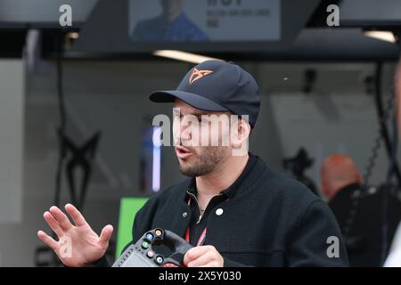 11 maggio 2024, Berlino, Berlin Tempelhof, Platz Der LUF, Germania: Berlin-Tempelhof: inizio della Formula e a Berlino 2024 su Tempelhofer Weg. (Credit Image: © Simone Kuhlmey/Pacific Press via ZUMA Press Wire) SOLO PER USO EDITORIALE! Non per USO commerciale! Foto Stock