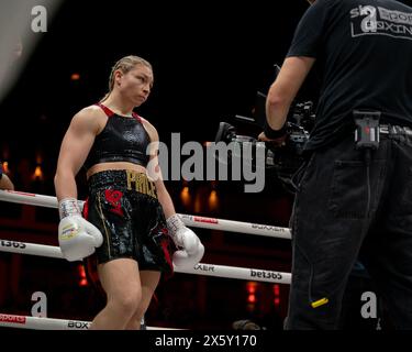 CARDIFF, REGNO UNITO. 11 maggio 2024. Jessica McCaskill contro Lauren Price MBE incontro di pugilato per i titoli WBA, IBO & Ring Magazine World Welterweight l'11 maggio 2024 nell'Utilita Arena Cardiff Credit: Sashshots/Alamy Live News Foto Stock