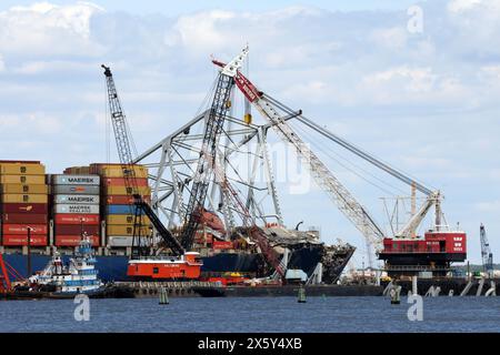 Baltimora, Maryland, Stati Uniti. 11 maggio 2024. Dali si prepara alla rimozione esplosiva dell'ultimo pezzo del Francis Scott Key Bridge domani a Baltimora, Maryland, l'11 maggio 2024. Crediti: Mpi34/Media Punch/Alamy Live News Foto Stock