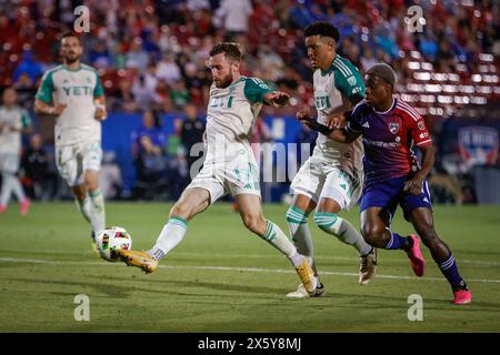 Frisco, Texas, Stati Uniti. 11 maggio 2024. L'attaccante dell'Austin FC JON GALLAGHER (17) intercetta il pallone durante un match MLS tra FC Dallas e Austin FC e al Toyota Stadium. Dallas vince 2-1. (Immagine di credito: © Mark Fann/ZUMA Press Wire) SOLO PER USO EDITORIALE! Non per USO commerciale! Crediti: ZUMA Press, Inc./Alamy Live News Foto Stock