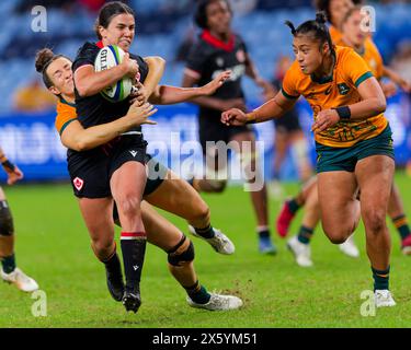 Sydney, Australia. 11 maggio 2024. Julia Schnell del Canada è placcata durante il Pacific Four Series 2024 match tra Australian Wallaroos e Canada all'Allianz Stadium l'11 maggio 2024 a Sydney, Australia Credit: IOIO IMAGES/Alamy Live News Foto Stock