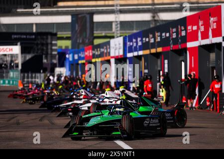 04 ARON Paul (est), Envision Racing, Jaguar i-Type 6, azione durante l'ePrix di Berlino 2024, 7° incontro del Campionato Mondiale ABB FIA di Formula e 2023-24, sul circuito di Tempelhof Airport Street dal 10 al 12 maggio 2024 a Berlino, Germania - foto Eric Alonso / DPPI Foto Stock