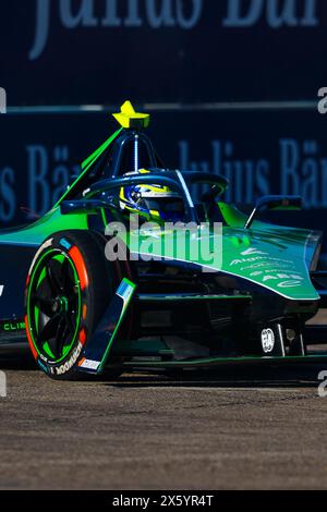 04 ARON Paul (est), Envision Racing, Jaguar i-Type 6, azione durante l'ePrix di Berlino 2024, 7° incontro del Campionato Mondiale ABB FIA di Formula e 2023-24, sul circuito di Tempelhof Airport Street dal 10 al 12 maggio 2024 a Berlino, Germania - Photo Grégory Lenormand / DPPI Foto Stock