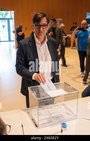 La Roca del Valles, Spagna. 12 maggio 2024. Salvador Illa, el candidato del PSC, vota en su colegio electoral en la Roca del Valls." Salvador Illa, il candidato del PSC, vota nel suo seggio elettorale a la Roca del Valls. Nella foto: salvador illa News Politics -pineda de mar, Barcellona, Spagna domenica 12 maggio 2024 (foto di Marc asensio/LaPresse) credito: LaPresse/Alamy Live News Foto Stock