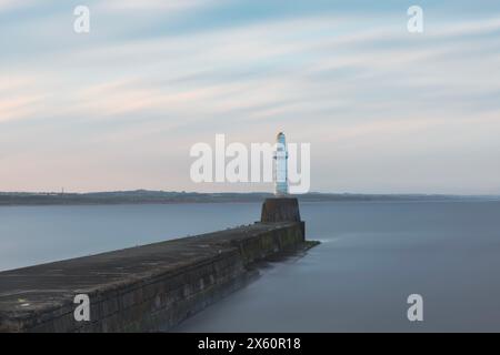 Il faro del South Pier ad Aberdeen, in Scozia Foto Stock