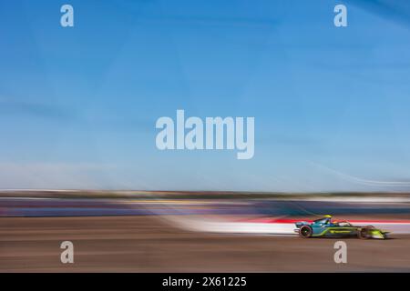 11 DI GRASSI Lucas (bra), ABT CUPRA Formula e Team, Mahindra M9Electro, azione durante l'ePrix di Berlino 2024, 7° incontro del Campionato Mondiale ABB FIA Formula e 2023-24, sul circuito di Tempelhof Airport Street dal 10 al 12 maggio 2024 a Berlino, Germania Foto Stock