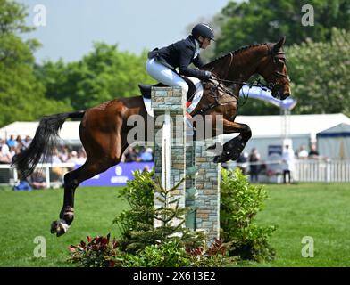 Badminton Estate, Gloucestershire, Regno Unito. 12 maggio 2024. 2024 MARS Badminton Horse Trials 5° giorno; Selina Milnes (GBR) in sella a GELMER durante lo spettacolo salto il 5° giorno credito: Action Plus Sports/Alamy Live News Foto Stock