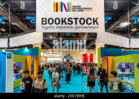 Torino, Italia - 2024 maggio 10: Fiera Internazionale del Libro di Torino (36a edizione) presso il Centro Fieristico Lingotto, veduta del padiglione Bookstock - lo spazio della Fiera d Foto Stock