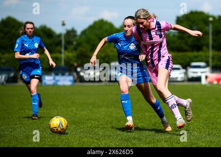 Londra, Regno Unito. 12 maggio 2024. Londra, Inghilterra, 12 maggio 2024: Martha Goddard (22 Dulwich Hamlet) in azione durante la partita London and South East Regional Womens Premier League tra AFC Crawley e Dulwich Hamlet al Three Bridges FC di Londra, Inghilterra. (Liam Asman/SPP) credito: SPP Sport Press Photo. /Alamy Live News Foto Stock