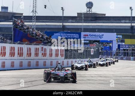 94 WEHRLEIN Pascal (Ger), TAG HEUER Porsche Formula e Team, Porsche 99X Electric, azione durante l'ePrix di Berlino 2024, 7° incontro del Campionato Mondiale ABB FIA Formula e 2023-24, sul circuito di Tempelhof Airport Street dal 10 al 12 maggio 2024 a Berlino, Germania Foto Stock