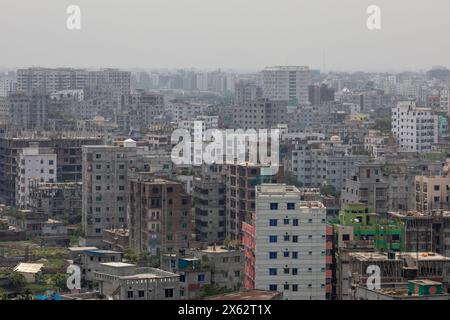 Dacca, Bangladesh. 12 maggio 2024. Vista degli edifici e dell'area residenziale della città di Dacca. (Foto di Sazzad Hossain/SOPA Images/Sipa USA) credito: SIPA USA/Alamy Live News Foto Stock