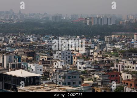 Dacca, Bangladesh. 12 maggio 2024. Vista degli edifici e dell'area residenziale della città di Dacca. (Foto di Sazzad Hossain/SOPA Images/Sipa USA) credito: SIPA USA/Alamy Live News Foto Stock