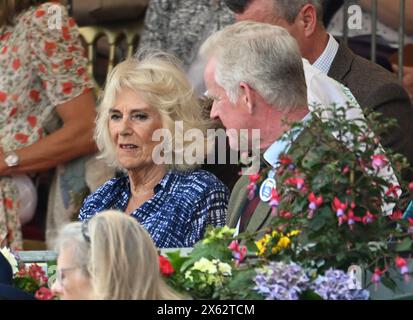 Badminton Estate, Gloucestershire, Regno Unito. 12 maggio 2024. 2024 MARS Badminton Horse Trials 5° giorno; HM The Queen gode del salto con i cavalli Credit: Action Plus Sports/Alamy Live News Foto Stock