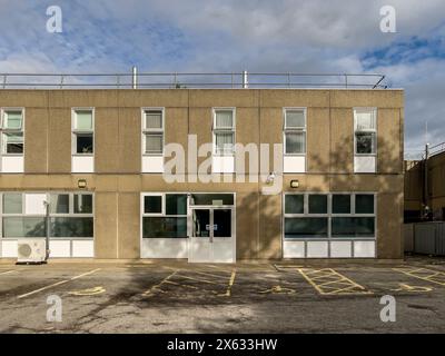 Esterno brutalista dell'edificio di chimica dell'Università di York. REGNO UNITO Foto Stock