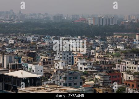 Dacca, Bangladesh. 12 maggio 2024. Vista degli edifici e dell'area residenziale della città di Dacca. (Credit Image: © Sazzad Hossain/SOPA Images via ZUMA Press Wire) SOLO PER USO EDITORIALE! Non per USO commerciale! Foto Stock