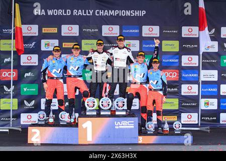 Porto, Portogallo. 12 maggio 2024. Il pilota Ott Tanak e il co-pilota Martin Jarveoja e il pilota Sebastien Ogier e il co-pilota Vincent Landais e il pilota Thierry Neuville e il co-pilota Martijn Wydaeghe, festeggiano la fase finale del podio di potenza a Fafe, durante il Campionato del mondo Rally FIA WRC Vodafone Rally de Portugal 2024 12 maggio, Porto Portogallo crediti: Agenzia fotografica indipendente/Alamy Live News Foto Stock