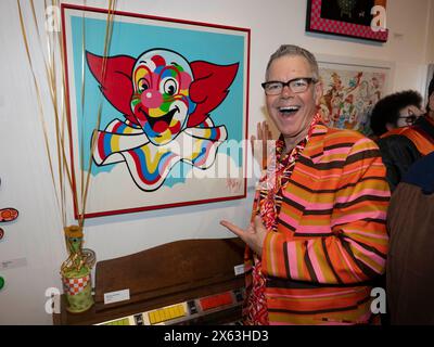 11 maggio 2024, Hollywood, California, Stati Uniti: Charles Phoenix partecipa a The Art Show "BONKERS". (Credit Image: © Billy Bennight/ZUMA Press Wire) SOLO PER USO EDITORIALE! Non per USO commerciale! Foto Stock