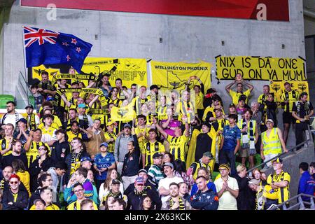 Melbourne, Australia, 12 maggio 2024. Tifosi del Wellington Phoenix durante la partita di calcio semifinale maschile di Isuzu Ute A-League First Leg tra il Melbourne Victory FC e il Wellington Phoenix FC all'AAMI Park il 12 maggio 2024 a Melbourne, Australia. Crediti: Santanu Banik/Speed Media/Alamy Live News Foto Stock